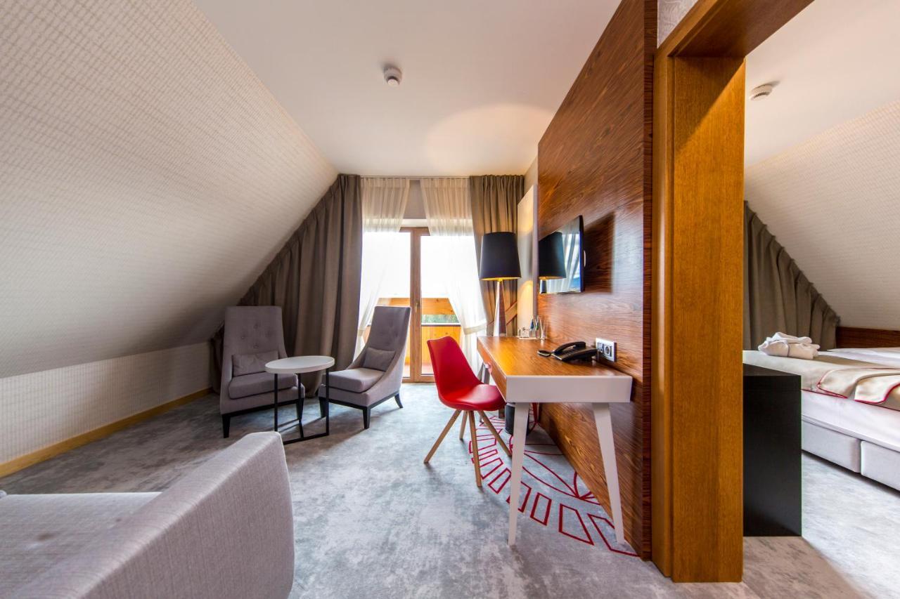 Hotel Kopieniec Fizjo- Med & Spa ムジャシフレ エクステリア 写真