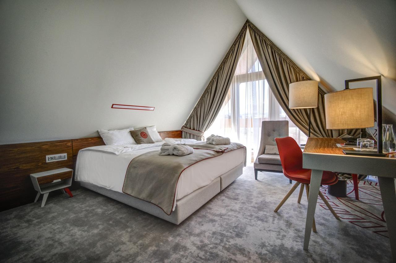 Hotel Kopieniec Fizjo- Med & Spa ムジャシフレ エクステリア 写真