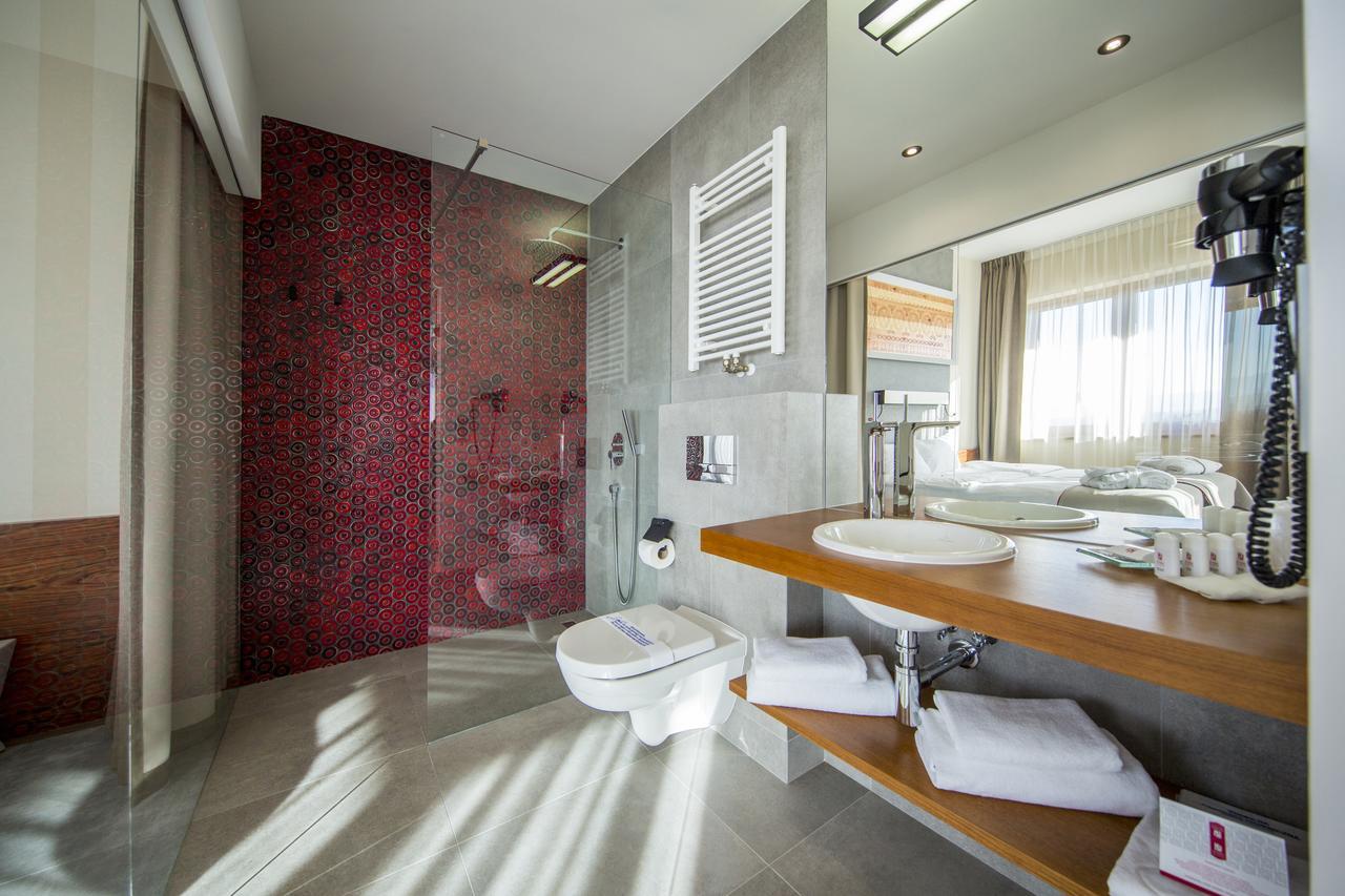 Hotel Kopieniec Fizjo- Med & Spa ムジャシフレ エクステリア 写真